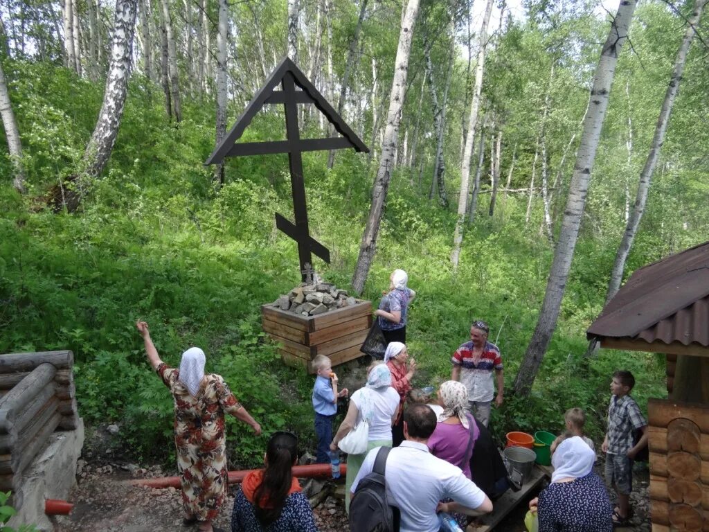 Расписание большая мурта. Родник Святого Луки в большой Мурте. Источник Святого Луки большая Мурта. Источник Святого Луки Красноярский край. Родник большая Мурта.