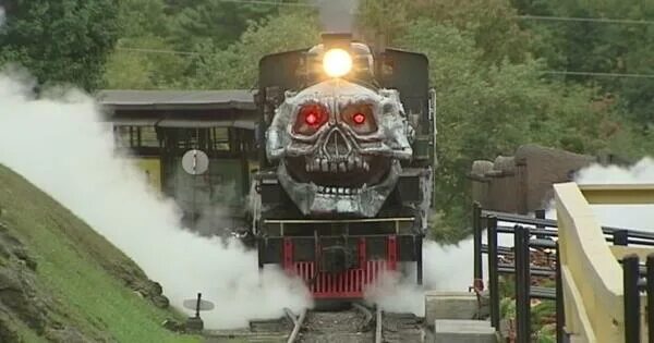 DIY TRAIN EATER! - YouTube