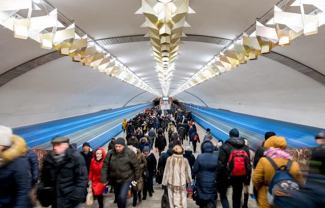 Сколько человек на станции. Метрополитен Новосибирск. Метро площадь Маркса Новосибирск. Новосибирский метрополитен станция площадь Маркса. Пассажиропоток метро Новосибирска.