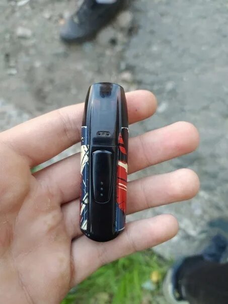 Подик чарон. Электронная сигарета вапорессо осмал. Вейпы за 200 рублей. Под за 300 рублей. Электронная сигарета минифит 2.