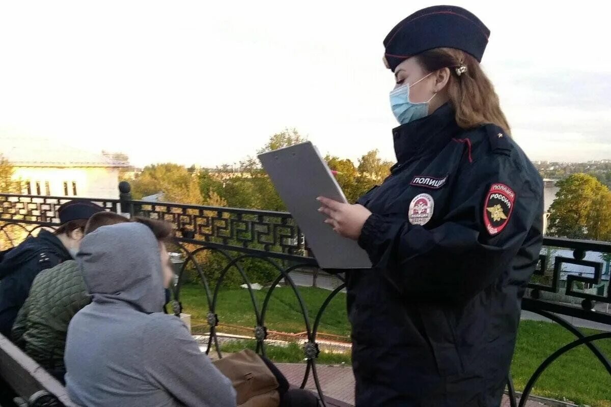 Правонарушения против несовершеннолетних. Нарушитель общественного порядка. Несовершеннолетний и полиция. Оперативно-профилактическое мероприятие подросток. Предупреждение и пресечение преступлений.