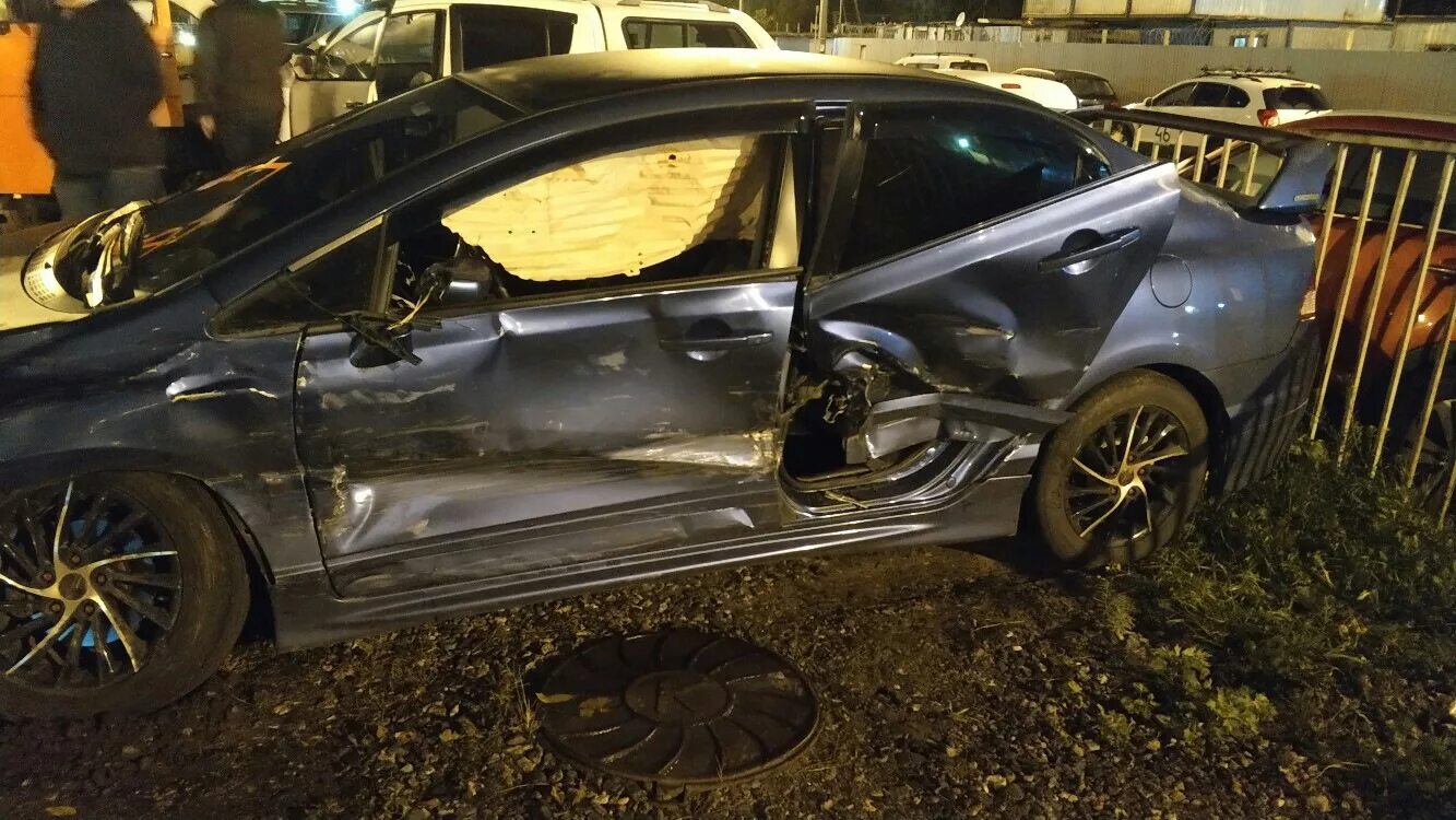 Дтп хонда цивик 4д. Honda civic дтп. Honda civic 4d дтп. Аварии хонда цивик. Дтп хонда цивик 4д.