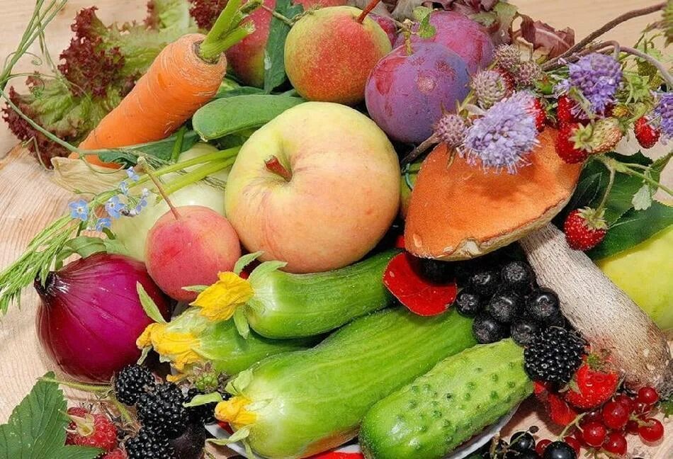 овощи летом. семена овощей. летние фрукты. овощи и зелень. овощ года.