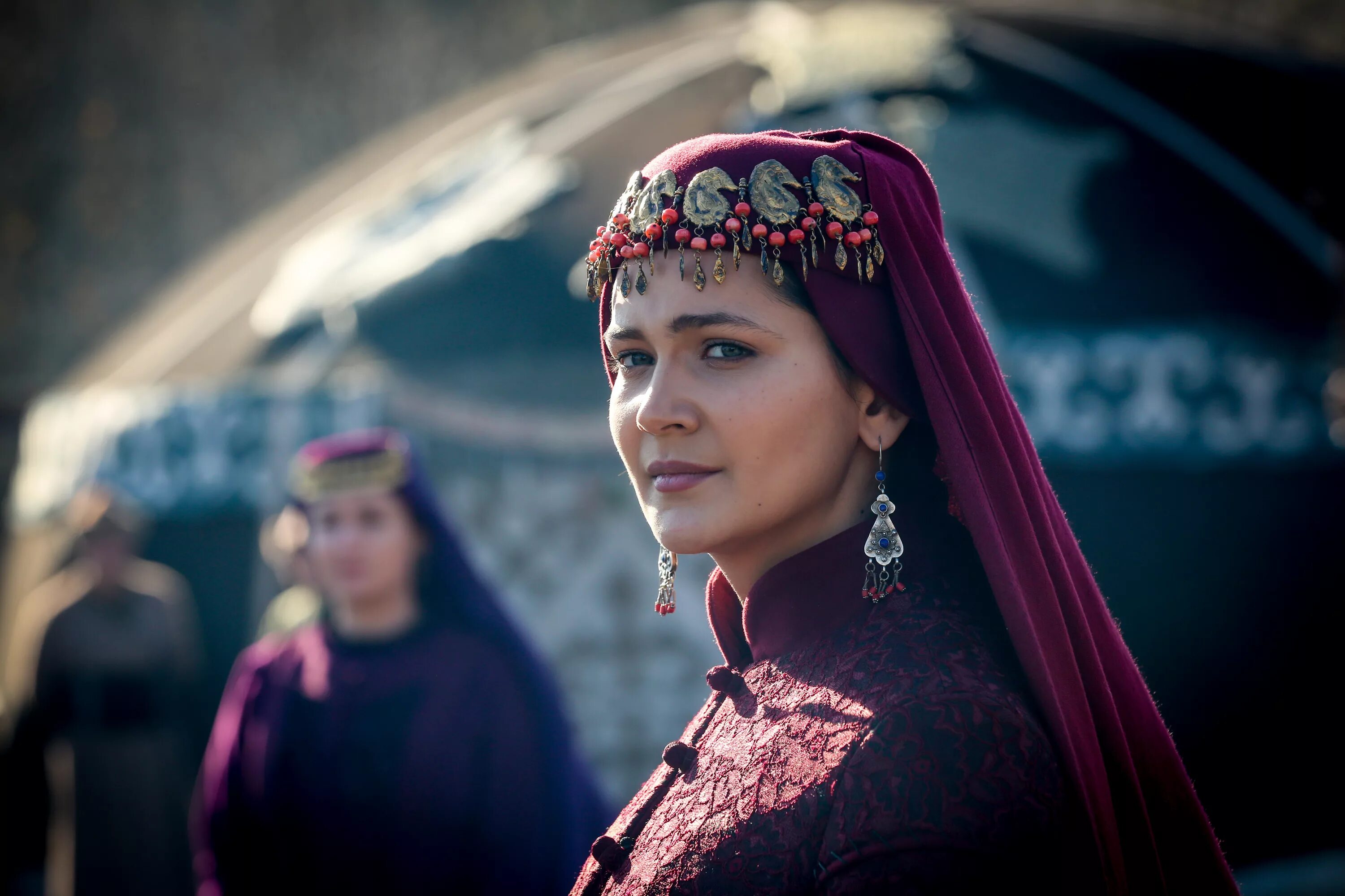 Петруччо эртугрул. Эртугрул актрисы. Эртугрул актрисы. Ханде сорал эртугрул. Эсра билгич воскресший эртугрул.