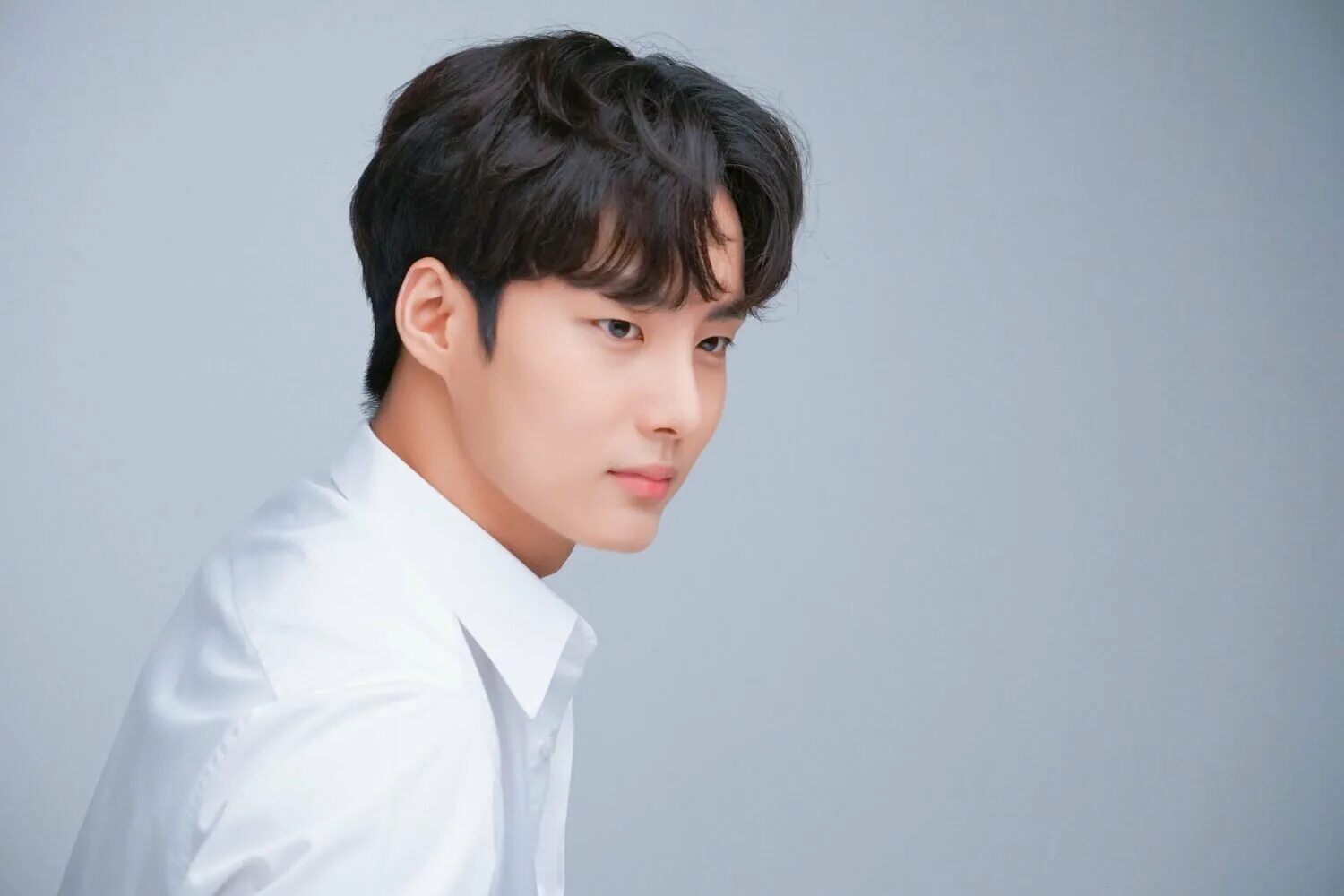 Чхве си хун. Го кён пё (go kyung pyo). Чхве си хун шоу. Джон хун актер. Чхве ен хун актер.