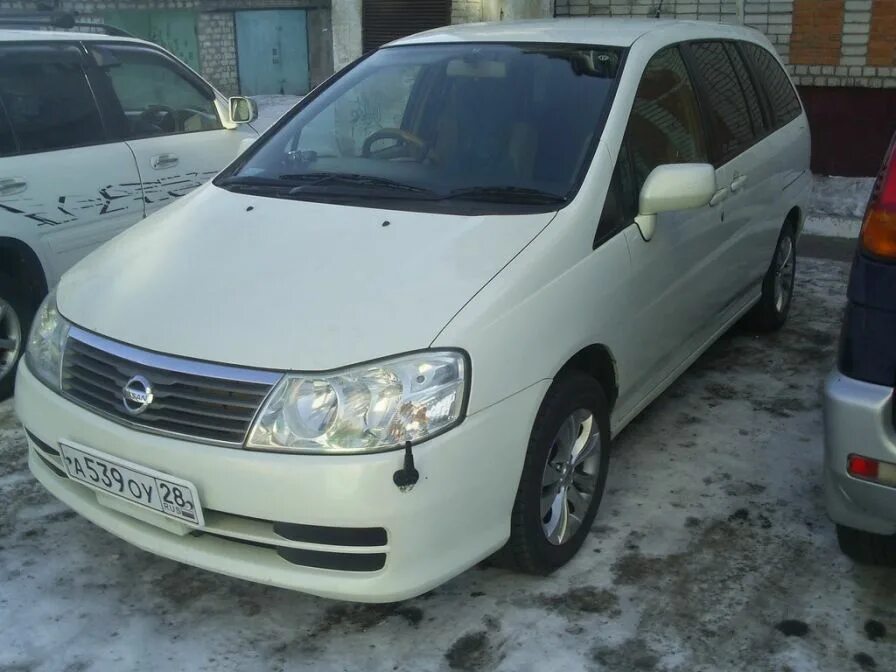 Либерти 2001 года. Nissan Liberty 2001 передний. Ниссан Либерти 2001 с мухобойками. Ниссан Либерти 2001 год 2 литра. Ниссан Либерти лайн 2000-2012.