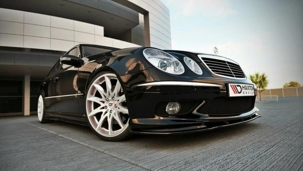 Бампер w211. Сплиттер мерседес 211. mercedes w211 amg. мерседес 211 амг. amg w211 бампер amg.