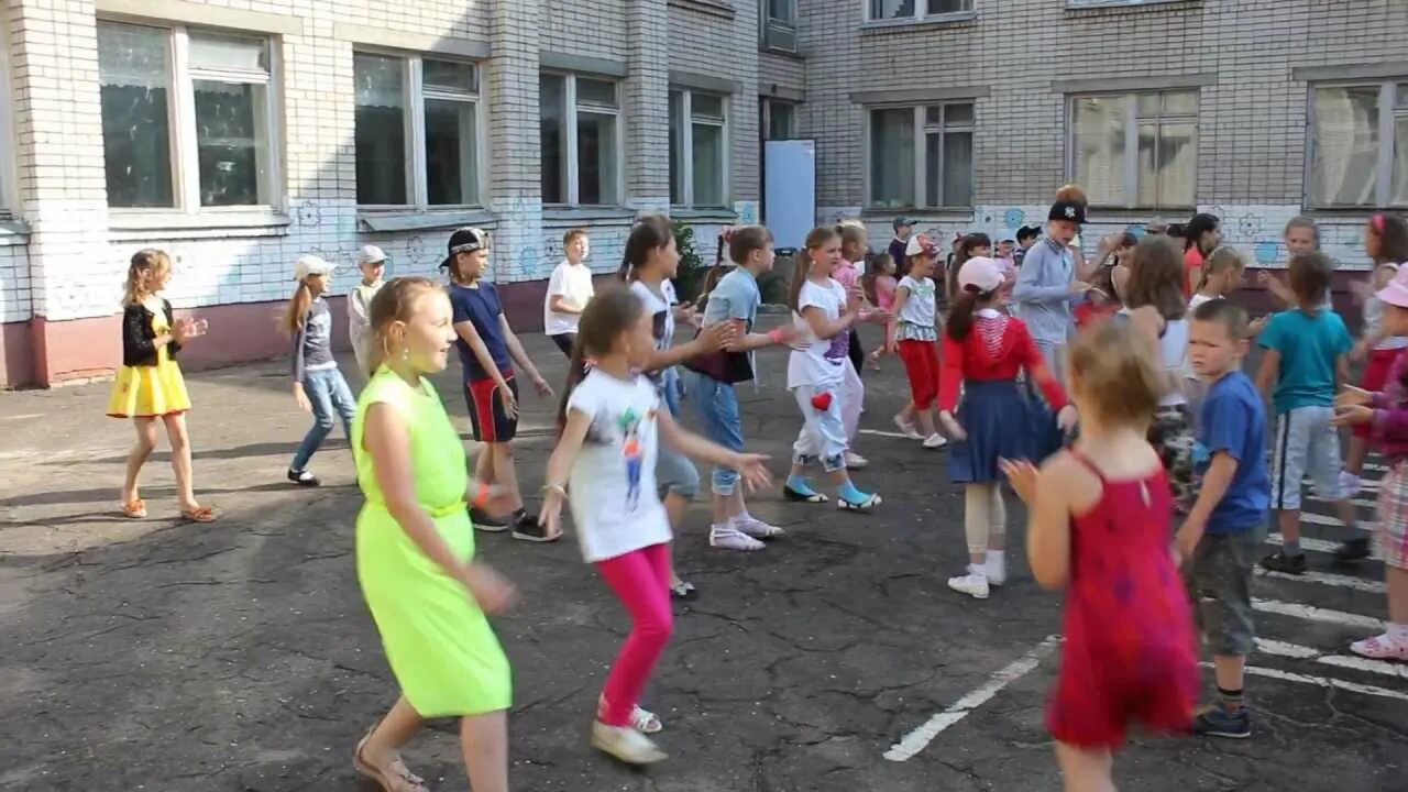 Музыка для утренней зарядки в лагере. Зарядка в пионерском лагере. Утренняя зарядка в лагере. Музыка для утренней зарядки в лагере. Музыка для утренней зарядки в лагере.