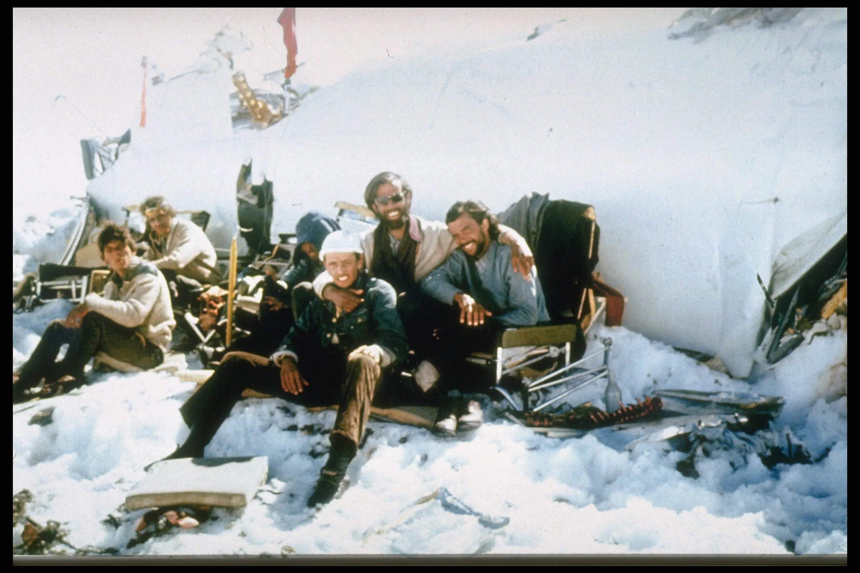 Крушение самолета в Андах в 1972. Нандо Паррадо чудо в Андах. Авиакатастрофа 72