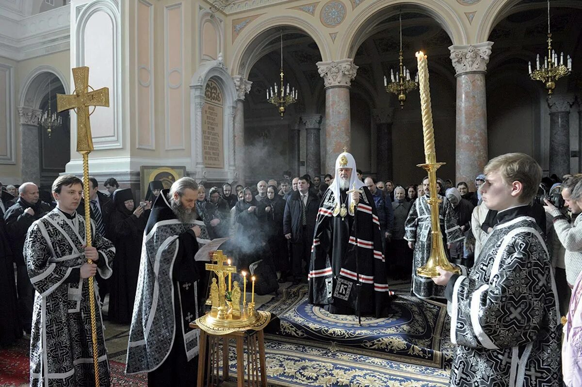 Богослужения великого поста. Великий четверг богослужения. Patriarchia. 2013 В январе единоверие литургия соборе Успенском.