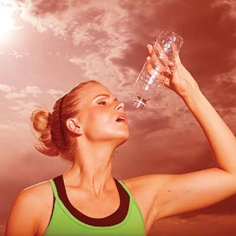 Жара влияет на сердце. Тепловой удар. Воздействие жары жажды на человека. Вода в жару.