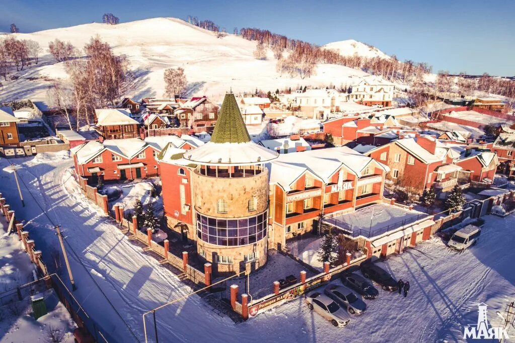 Отель маяк на банном. Озеро банное башкирия отель маяк. Маяк банное. Маяк якты куль. Маяк банное.