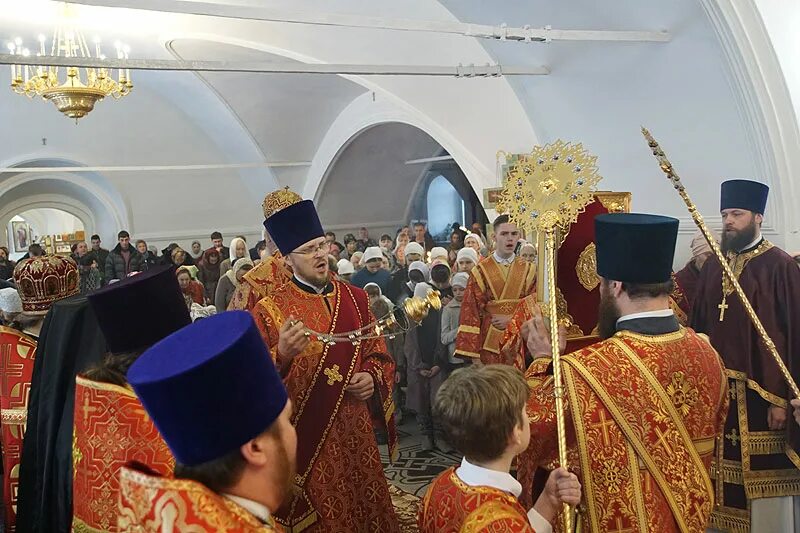 рождественские службы в храмах иркутска. план знаменской церкви иркутск. служба в церкви иркутск. фото церкви в пасху иркутск. пасха в храме казанской иконы.