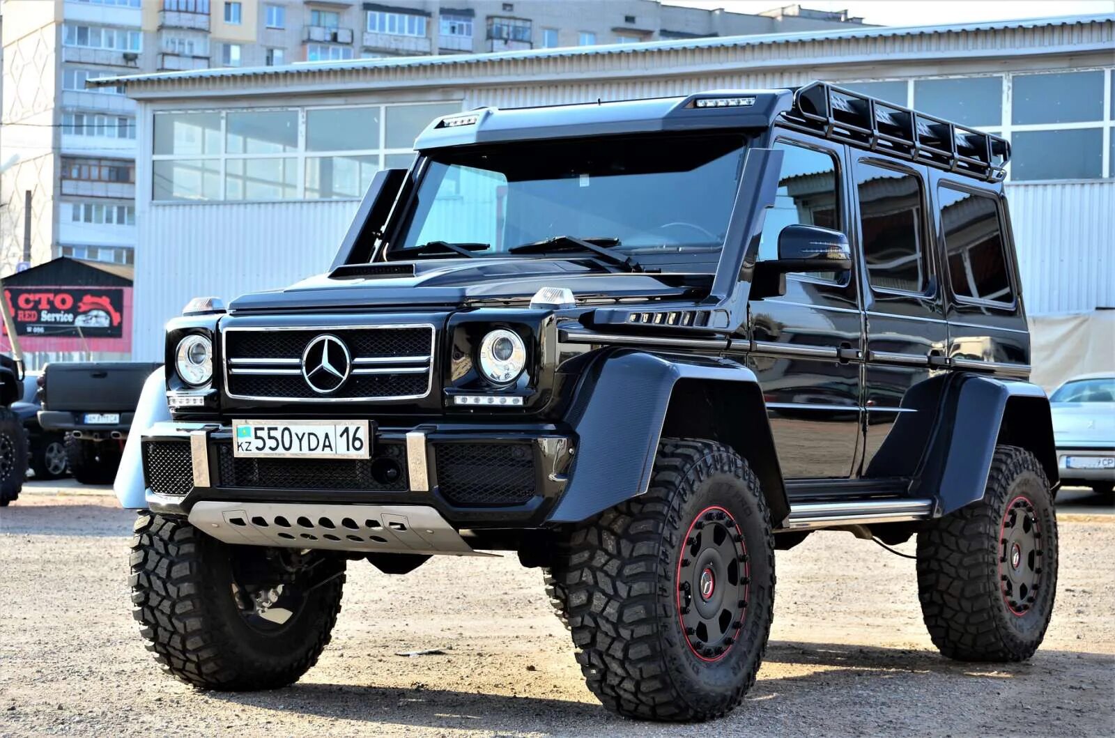 Мерседес 4х4 купить. Мерседес g500 4x4. Мерседес Гелендваген 4 на 4. Mercedes g 4x4 2. Гелик g500 4x4 экспедиционный.