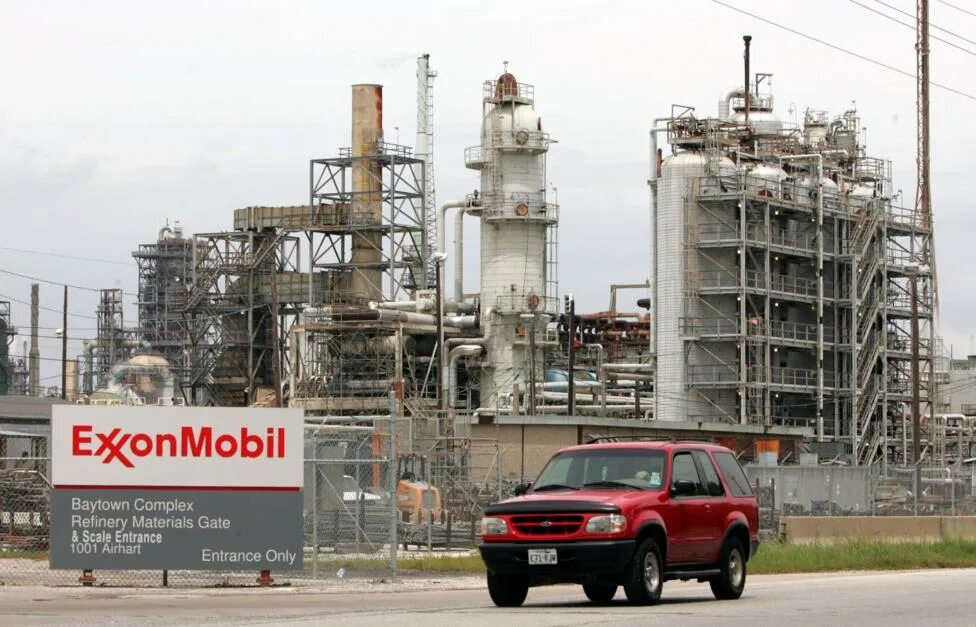 Нефтяная компания эксон. Chevron и exxonmobil. Эксон мобил. Exxon mobil corporation. Exxonmobil dubai.