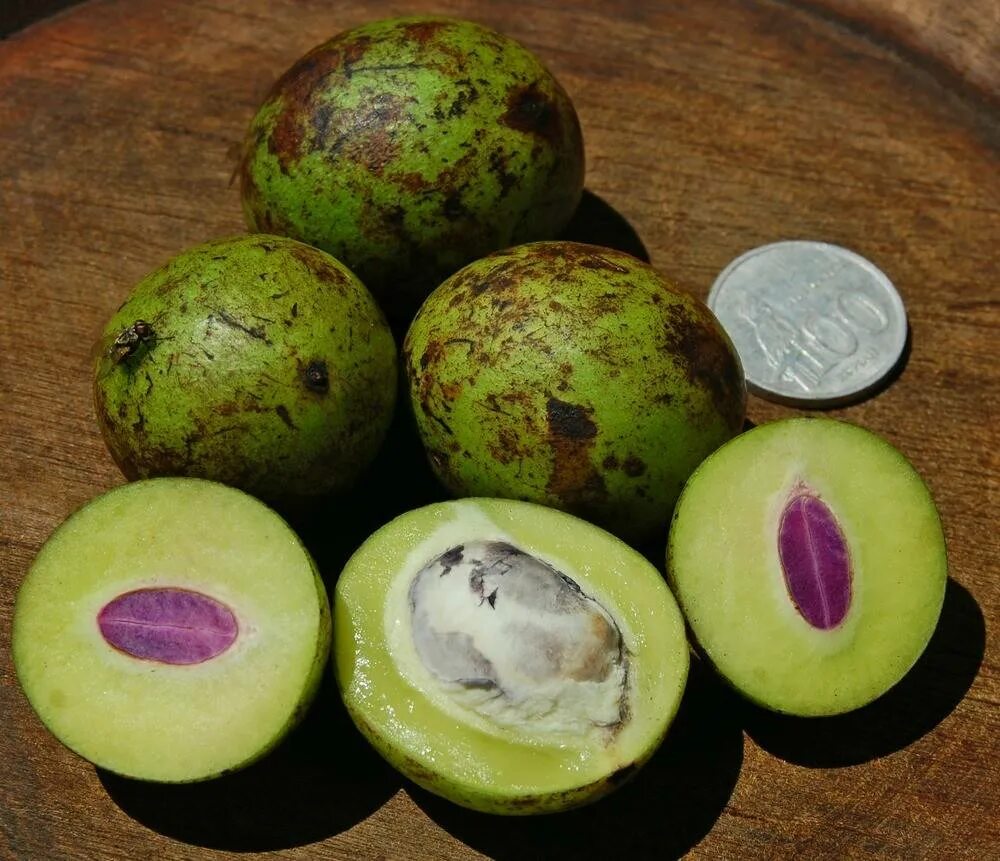 На какой плод похож. Bouea macrophylla. Гандария тайская слива. Платония фрукт. БАМ-Балан фрукт.