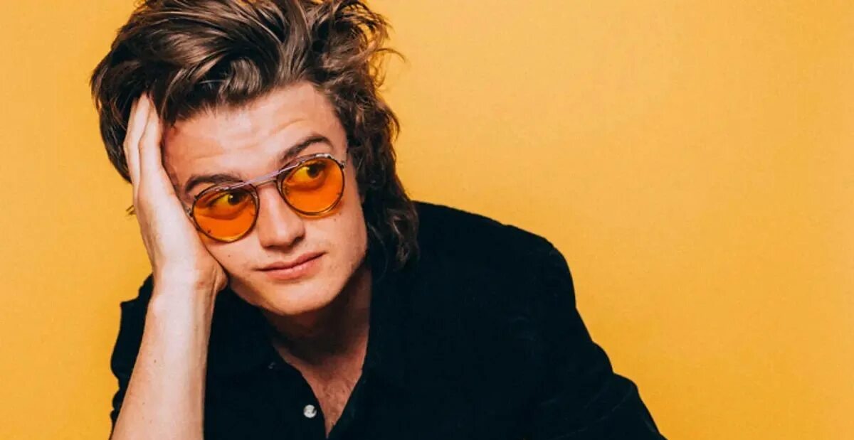 Joe keery hot. Стив харрингтон актер. Пожарные чикаго эммет. Джо кири 2020. Джо кири чикаго в огне.