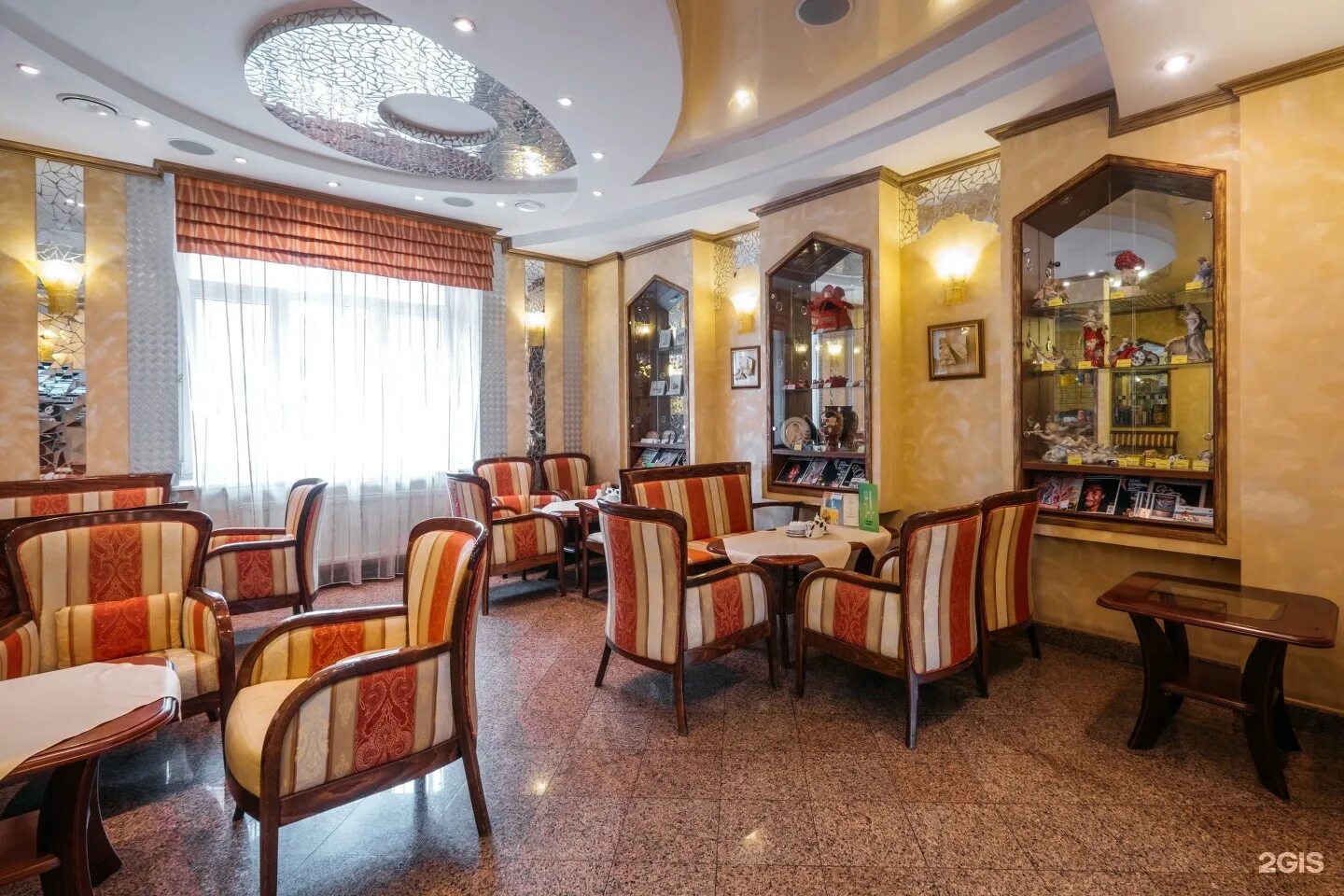 Уста отели. Премьер by usta hotels екатеринбург. премьер екатеринбург гостиница. отель премьер бай уста екатеринбург. юста отель екатеринбург.