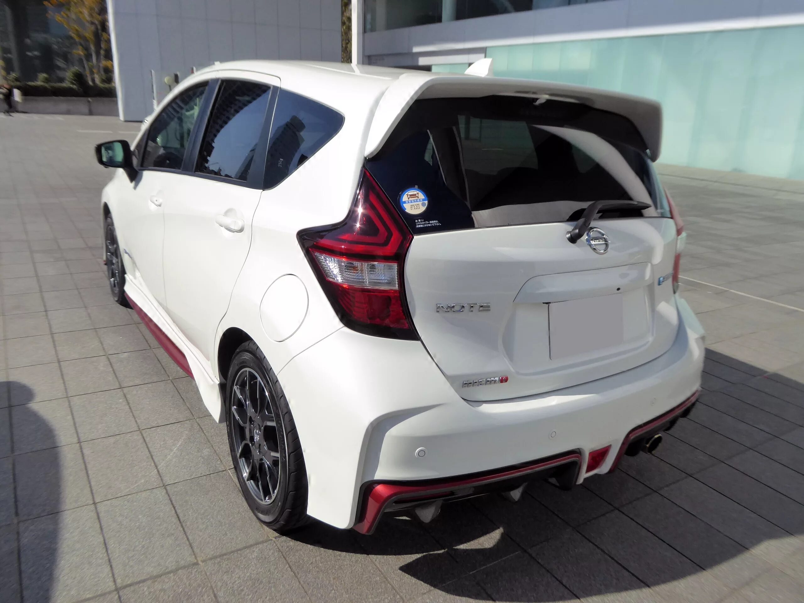 Nissan Note he12 e-Power Nismo. Nissan Note e Power 12. Спойлер Nissan Note he12.