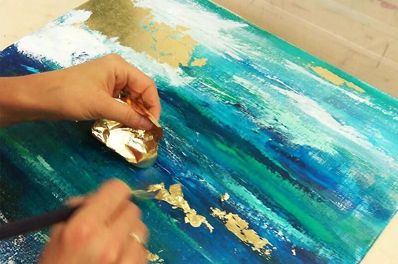 Золотая графика йоанна лоссела. Как рисовать поталью. Как рисовать поталью. Интерьерные картины с поталью. Акриловая живопись с поталью.