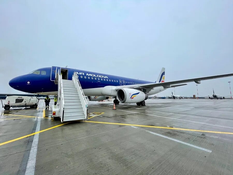 Авиакомпания Эйр Молдова. Молдавский самолет в АИР Молдова. Air Moldova аэропорт. 737 Авиакомпании Молдова.