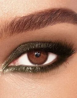 2 brown eyes