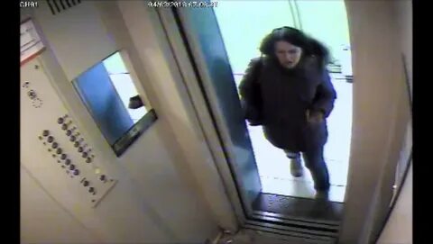 Видео писающих в подъезде