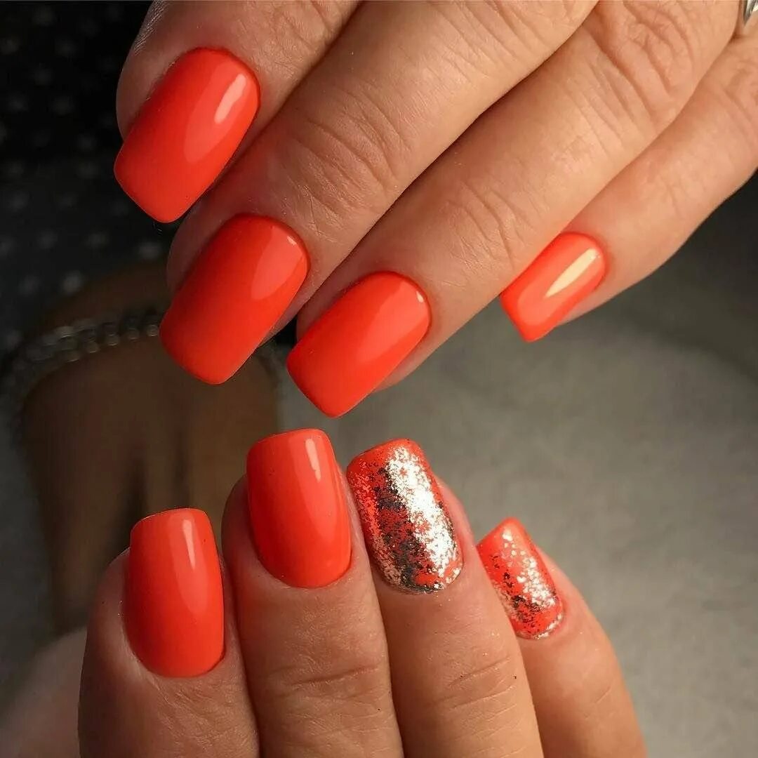 морковно красный маникюр. маникюр ядовито оранжевый. неонвыц оранжевый свет. оранжевый маникюр. коасноопанжевый маникюр.