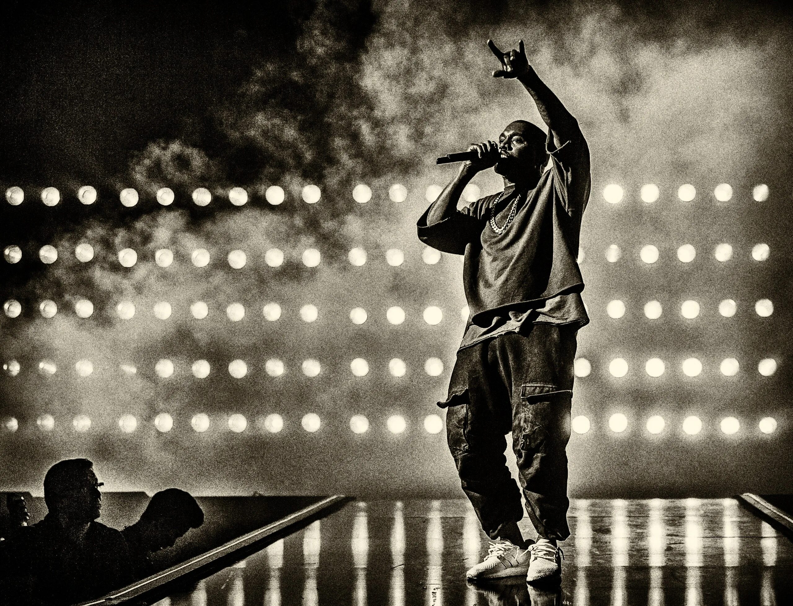 Everybody песня канье вест. Канье уэст 1997. Everybody песня канье вест. Канье уэста "life of pablo ",. Враг канье.