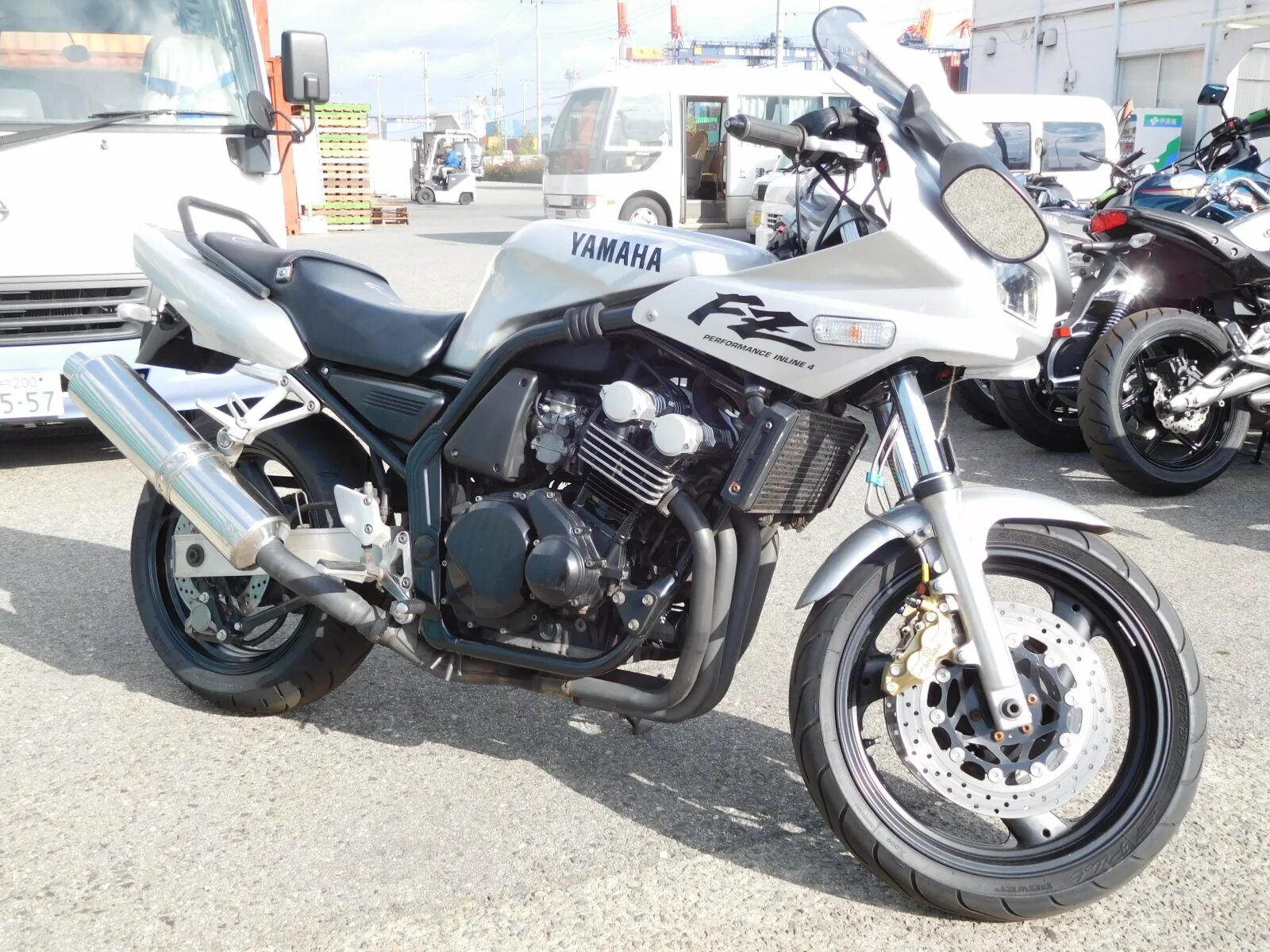 Yamaha 400 купить. Yamaha FZ 400. Yamaha FZ 400 1997. Ямаха ФЗ 400. Yamaha FZ 400 белый.