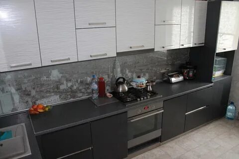 Кухня темный низ темная столешница