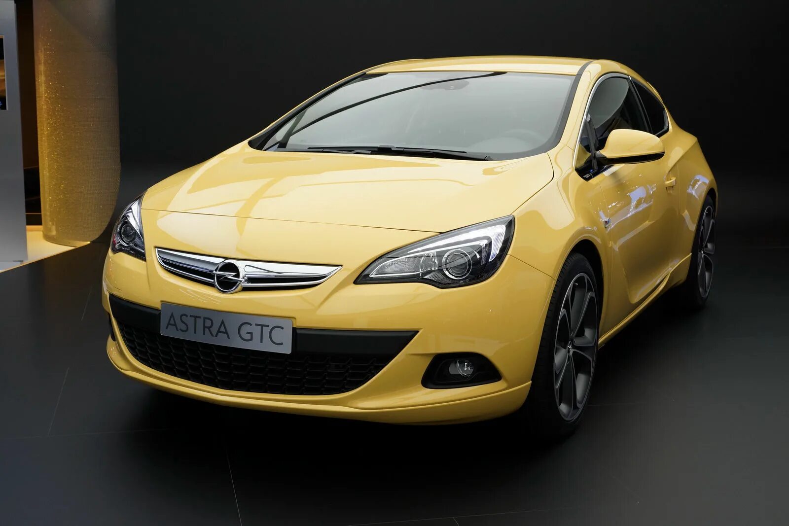 Opel Astra GTC. Opel Astra j GTC. Opel Astra GTC 4 двери.