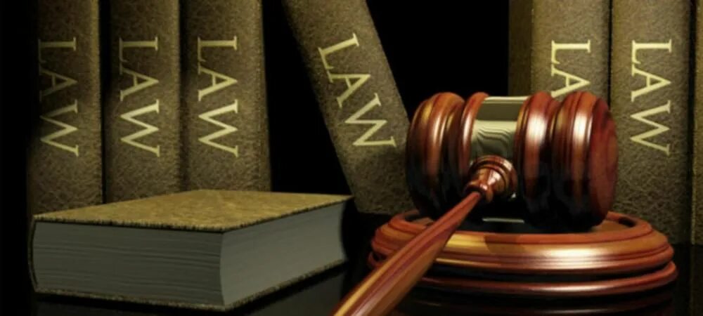 Судейский молоток и наручники. Закон для презентации. Legislation. Закон. Исследование law.