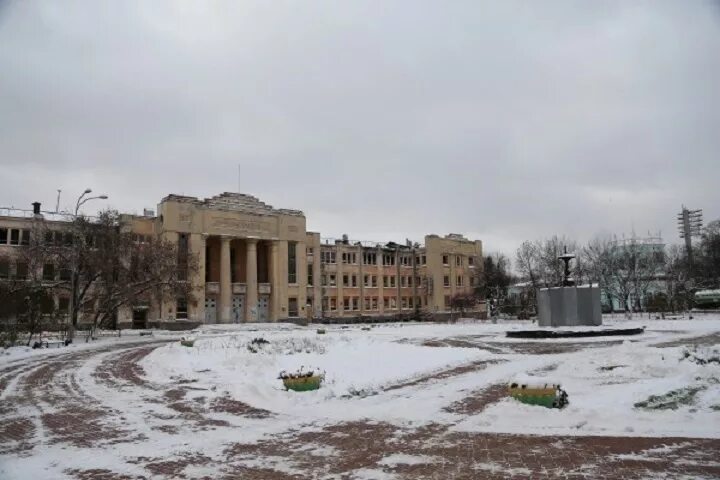 Дк имени ленина нижний новгород ссср. Дк им ленина нижний новгород. Дворец имени ленина нижний новгород. Дворец культуры ленина нижний новгород. Заброшенный дк имени ленина нижний новгород.