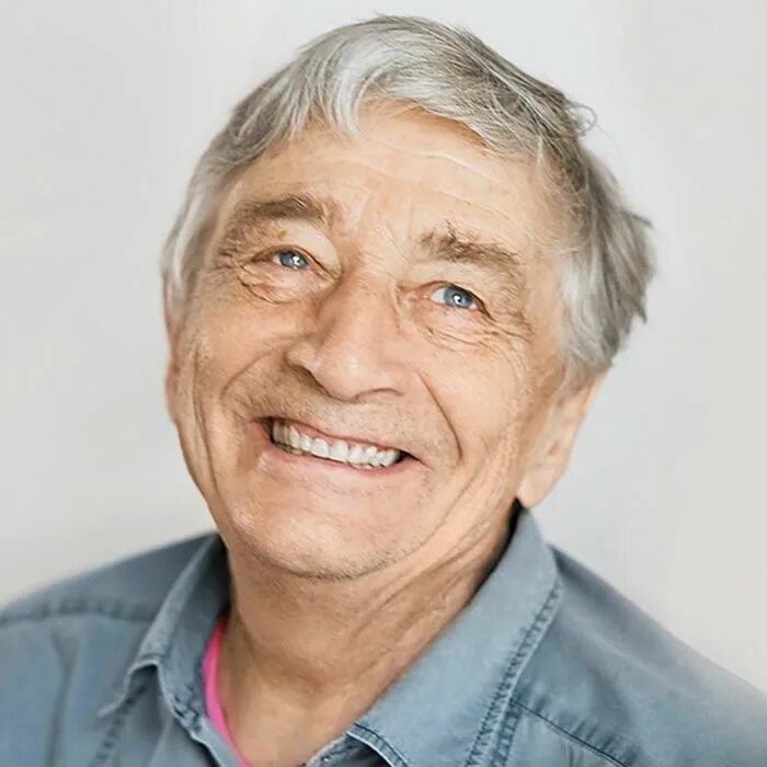 Корней чуковский портрет писателя. Эдуард успенский портрет. Корней чуковский портрет для детей. Детский пи. Детский писатель эдуард успенский.