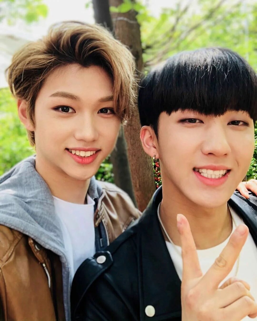 Чанбин пассив фф. Чанбин и феликс. чанликсы stray kids. stray kids чанбин и феликс. минхо и чанбин stray kids.