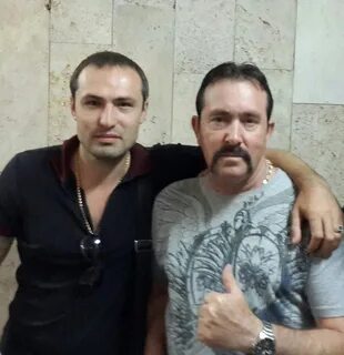 Солист группы бутырки