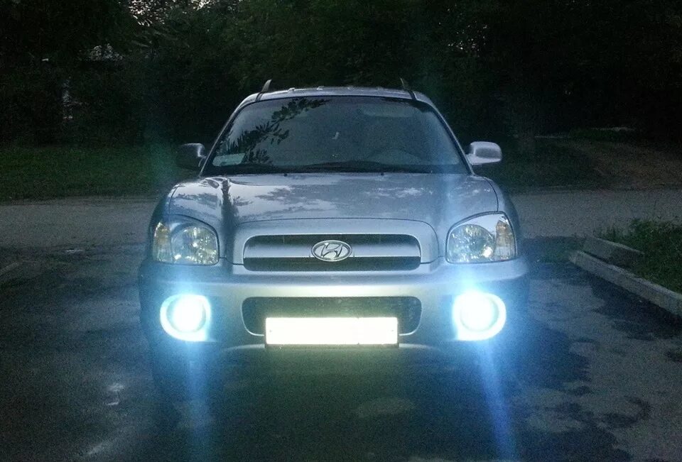 Ксенон санта фе. Led ПТФ Hyundai Santa Fe Classic. Led ПТФ Санта Фе Классик. Hyundai Santa Fe Classic 2008 ТАГАЗ ПТФ. ПТФ Хенде Санта Фе Классик.