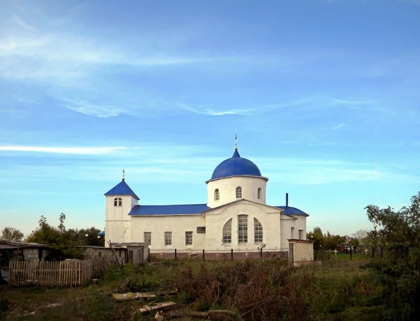 Храм Рождества Пресвятой Богородицы в Ивановке. Село Ивановка Белгородская область Старооскольский район. Село Ивановка старый Оскол. Церковь с Ивановка Белгородская область.