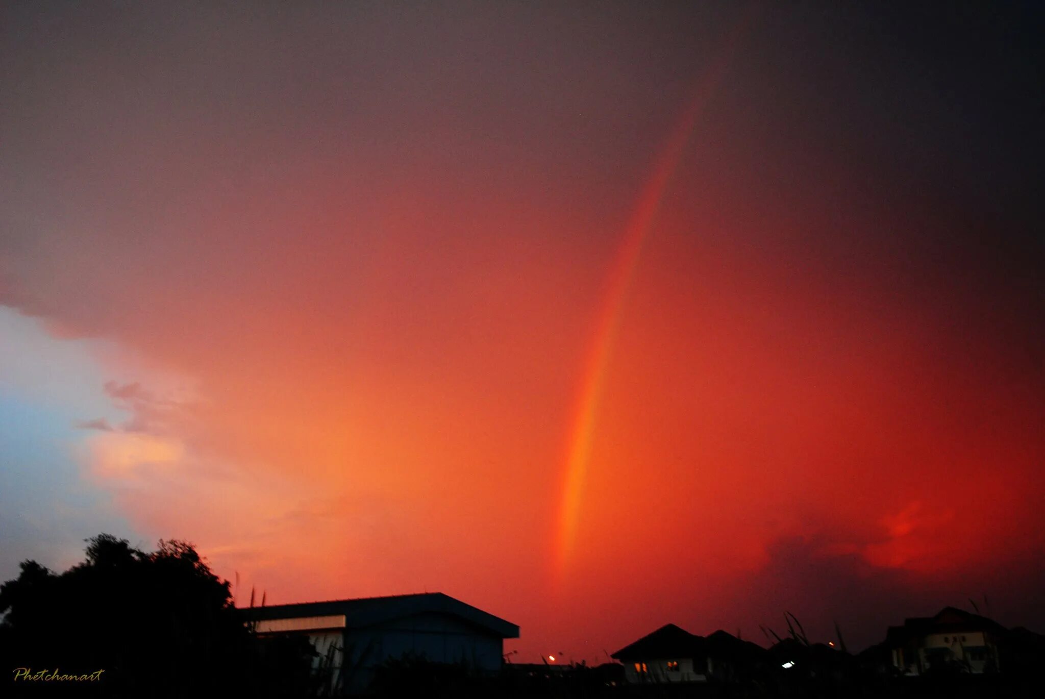 красная радуга явление. радуга в красных тонах. явления природы. кровавая радуга. радуга без красного цвета.