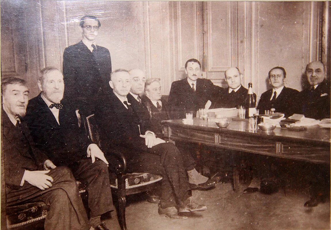 Марина цветаева в период эмиграции. Николай онуфриевич лосский философский пароход. Белоэмигранты первой волны париж. Русская эмиграция 20 века. Марина ивановна цветаева эмиграция.