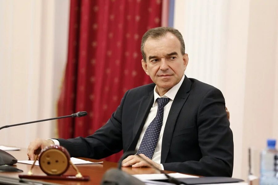 Губернатор краснодарского края 2025 году. Вениамин кондратьев. вениамин кондратьев улыбается. губернатор кубани. кондратьев фото.