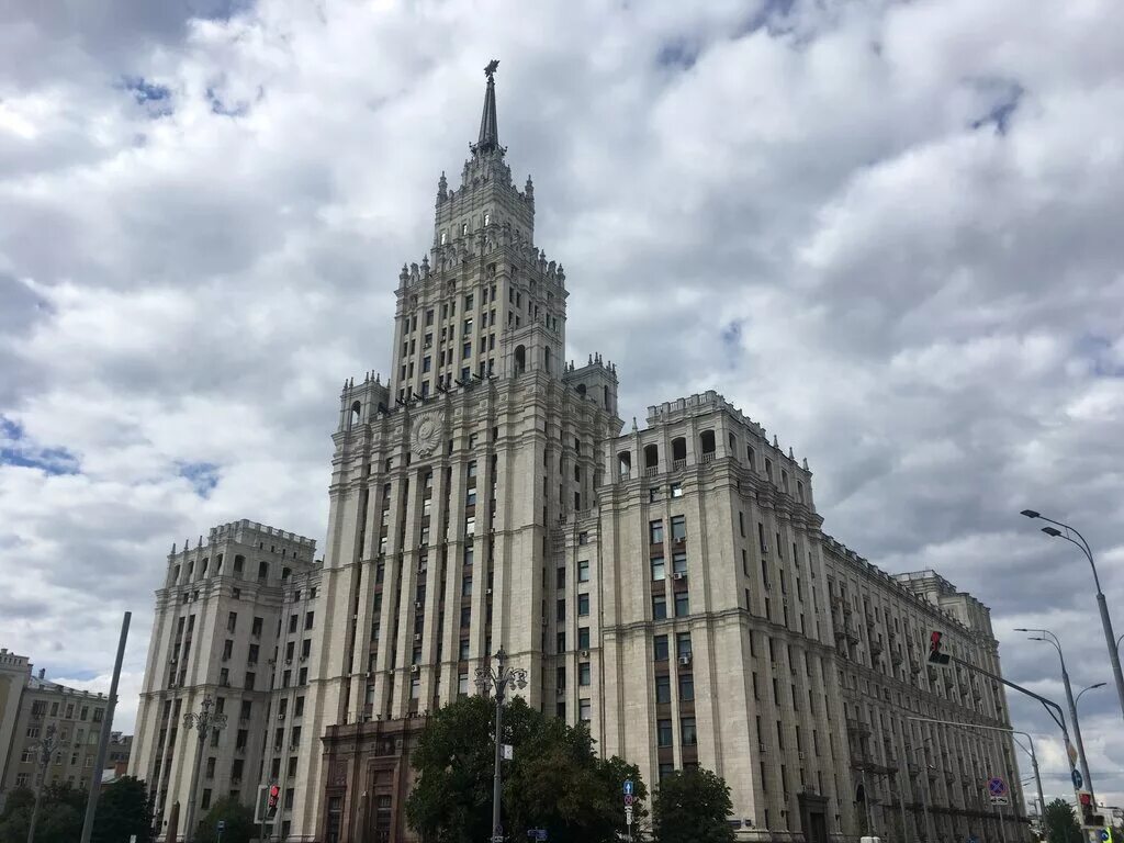 красные ворота города москва