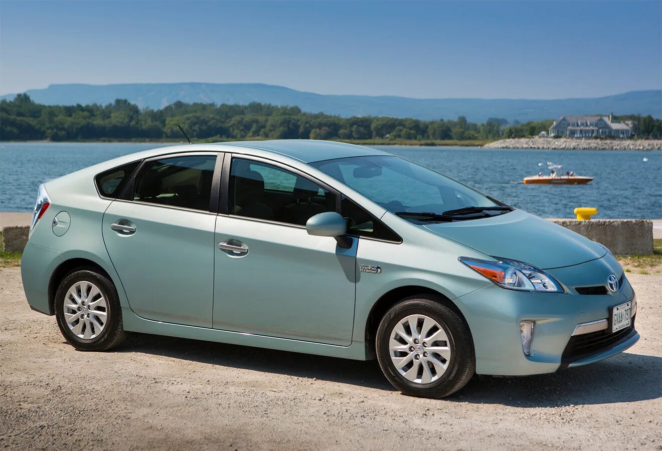 тойота гибрид 2014. гибридные тойоты маленькие. Toyota prius 2015 hybrid. Toyota prius hybrid 2014. тойота ярис 2014г.