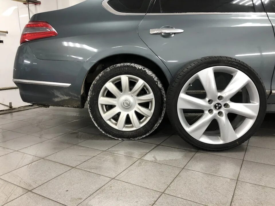 Nissan диск r16 оригинал. Резина на ниссан теана. Ниссан теана j32 выворот колеса. Колеса 235 45 r18 на ниссан теана j32. 245,45 r18 ниссан теана.