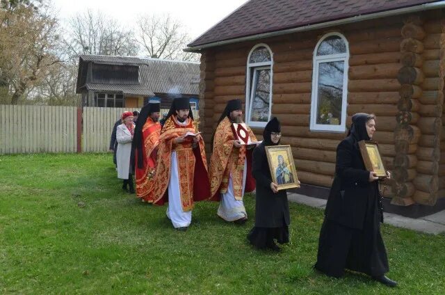 С престольным праздником. Пасхальное богослужение Мичуринская епархия. Церковь Воскресения Христова, д.Суглицы. Армянская православная Церковь Пасха 2024. Красная пасха в 2024 году