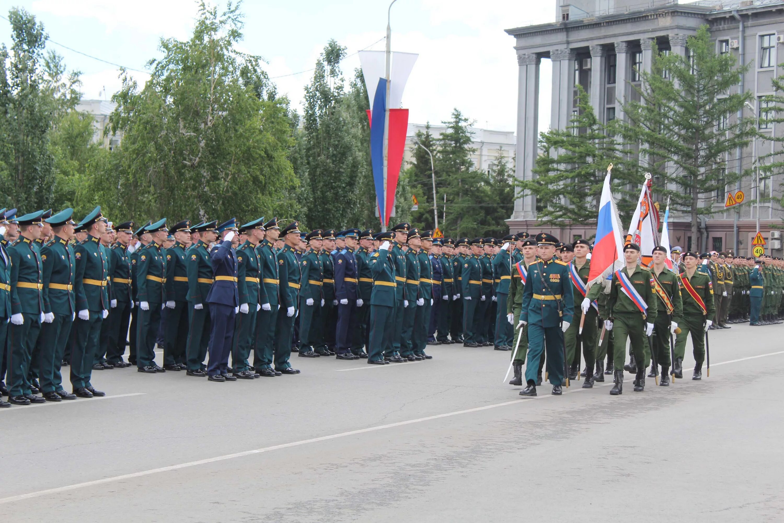 Омск оф сайт. Омский автобронетанковый военный институт. Парадная форма Омский автобронетанковый инженерный институт. Бронетанковый институт в Омске. Омское танковое училище.