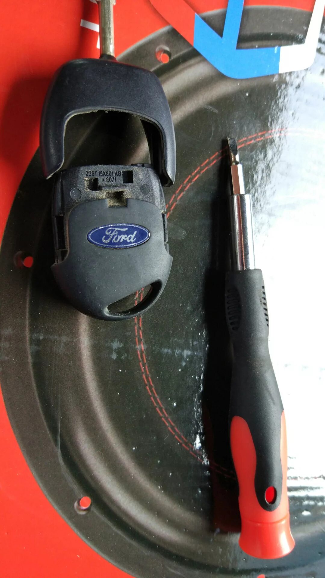 Как поменять батарейку в ключе форд транзит Jak rozebrat klíček zapalování Ford Focus 2: osvětlete podstatu