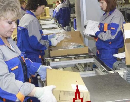 Работа на производстве в спб вакансии. Упаковщик. Упаковщик на линии. Фасовщица упаковщица. Фасовщица пакетов.