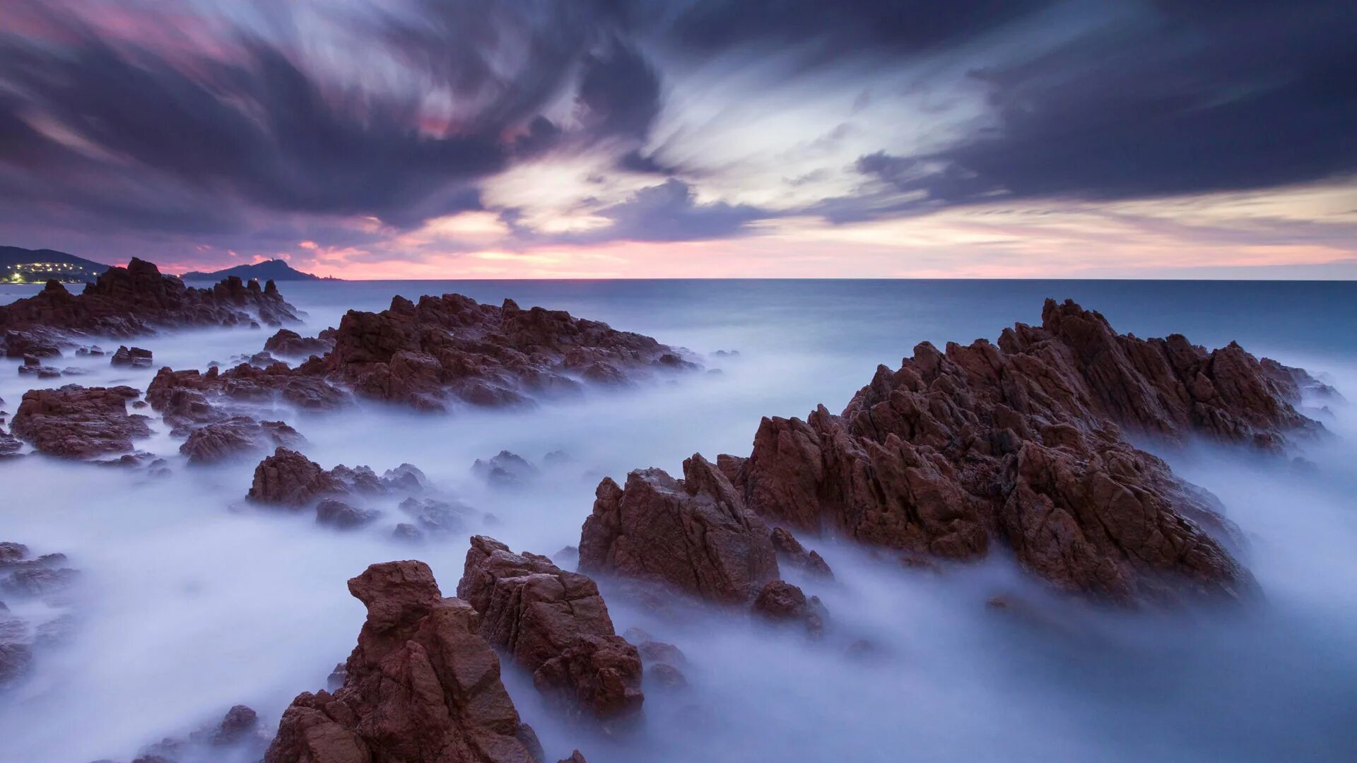 Www bing com image. Море со скалами. Вид на океан со скалы. Скалы в облаках. Над скалами облака.